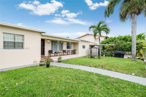 190 E 16th St, Hialeah, FL, 33010 | Card Image