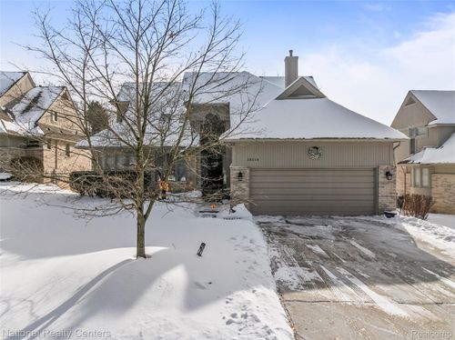 38319 Golfview Drive, Farmington Hills, MI, 48331 | Card Image