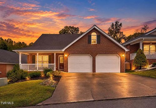 679 Willowcrest Pl, Kingsport, TN, 37660-8523 | Card Image