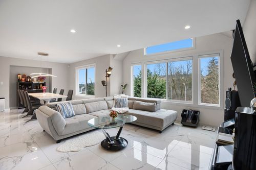 2268 Nacht Ave, Port Coquitlam, BC, V3C6E2 | Card Image