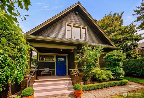 2202 Federal Ave E, Seattle, WA, 98102-4144 | Card Image