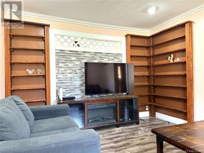 976 Pleasant Dr, House other with 6 bedrooms, 3 bathrooms and null parking in Minto NB | Image 12