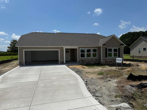61 Maxwell Farm Ln, Selma, NC, 27576-4402 | Card Image