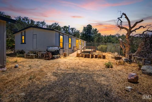 20313 Rex Dr, Tehachapi, CA, 93561-9026 | Card Image
