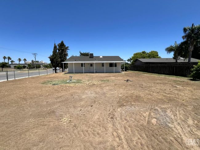 4145 Shawn St, House other with 3 bedrooms, 2 bathrooms and null parking in Bakersfield CA | Image 13