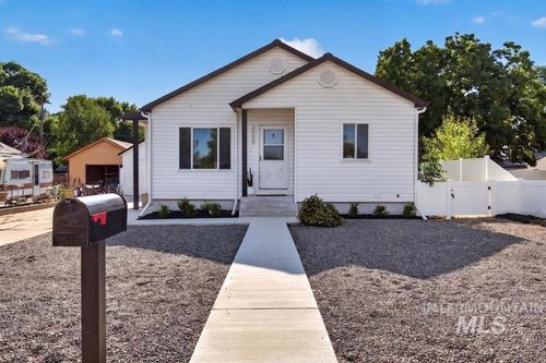 2009 N Illinois Ave, Caldwell, ID, 83605-2061 | Card Image