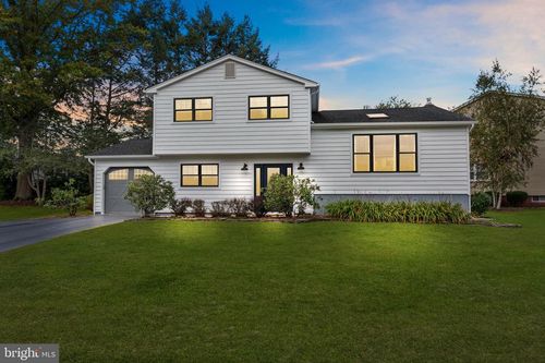 47 Wesleyan Dr, Hamilton, NJ, 08690-1946 | Card Image