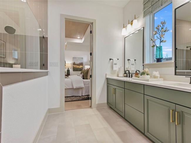 Owner's Bathroom | Image 12