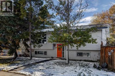 1302 Limit Ave, House other with 4 bedrooms, 2 bathrooms and 4 parking in Crossfield AB | Image 2