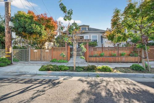1922 Woolsey St, Berkeley, CA, 94703-2526 | Card Image