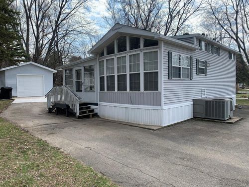 352 Skyline Dr, Edgerton, WI, 53534 | Card Image