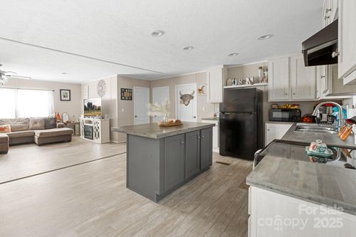 106 Ol Field Ct, Lawndale, NC, 28090-8276 | Card Image