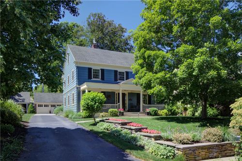 51 Ayrault St, Newport, RI, 02840-2772 | Card Image