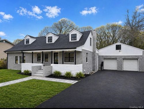 39 Pinetop Dr, Shirley, NY, 11967-2642 | Card Image