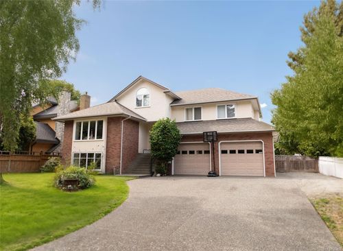 2009 Ferndale Rd, Victoria, BC, V8N2Y4 | Card Image