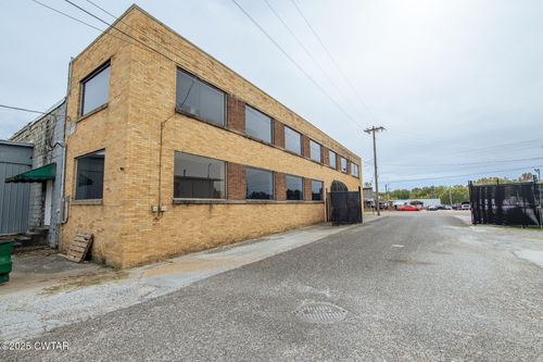 513 Airways Blvd, Jackson, TN, 38301-5739 | Card Image