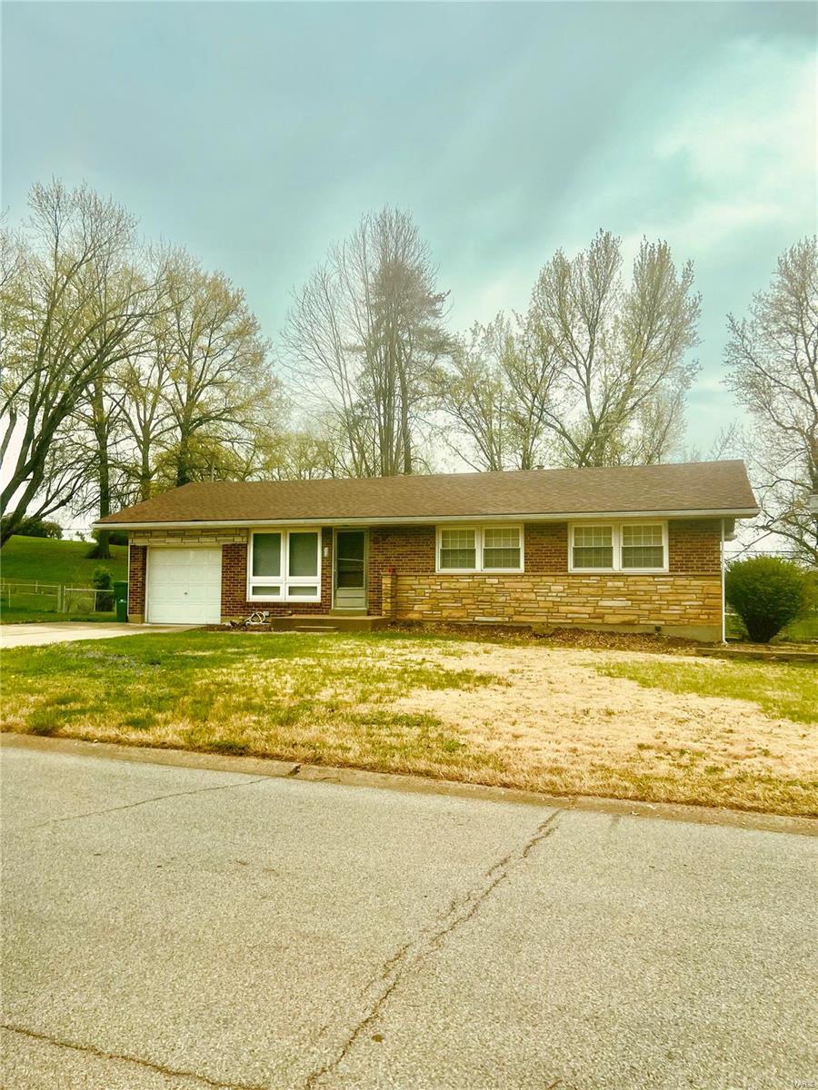 Forest Home Ct, Saint Louis, MO 63137