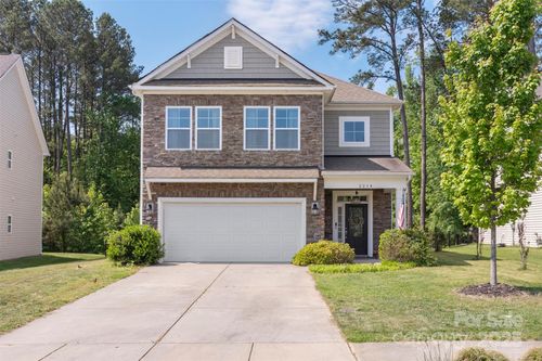 2214 Laurens Dr, Concord, NC, 28027-7637 | Card Image