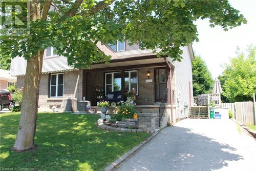 34 Northview Heights Dr, Cambridge, ON, N1R7A8 | Card Image