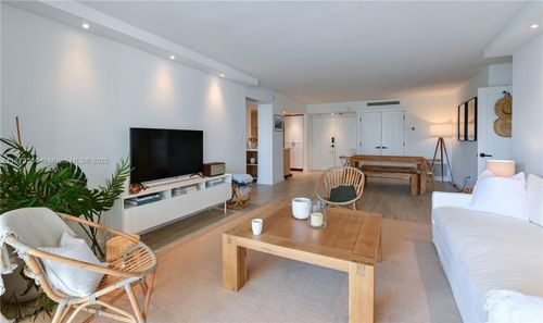 apt-404b-1420 Brickell Bay Dr, Miami, FL, 33131-3674 | Card Image