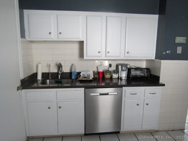 76 Porter St, House other with 2 bedrooms, 2 bathrooms and 3 parking in Bridgeport CT | Image 21
