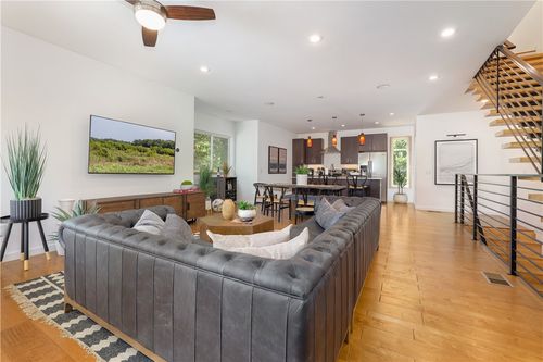 157 W Martin Luther King Jr Blvd, Fayetteville, AR, 72701-6506 | Card Image