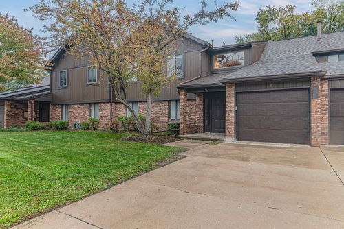 apt-b-5 Creekside Cir, ELGIN, IL, 60123-1127 | Card Image