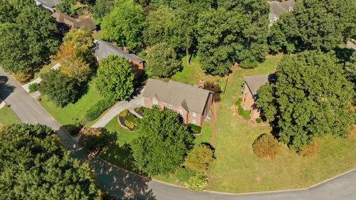 724 Summit Lake Ct, Knoxville, TN, 37922-3156 | Card Image