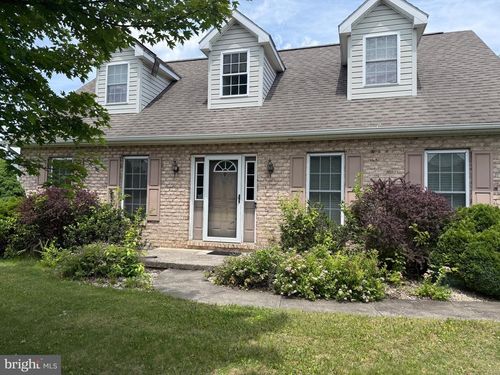 349 Carolle St, GREENCASTLE, PA, 17225-1555 | Card Image