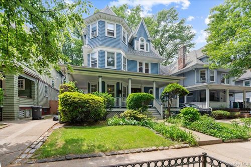 644 E 24th Street, New York, NY, 11210 | Card Image