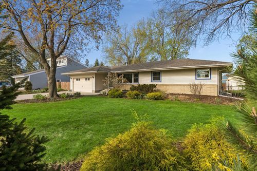 3433 Churchill Street, Shoreview, MN, 55126 | Card Image