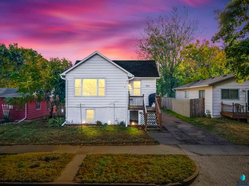 1022 N Van Eps Ave, Sioux Falls, SD, 57103-0637 | Card Image