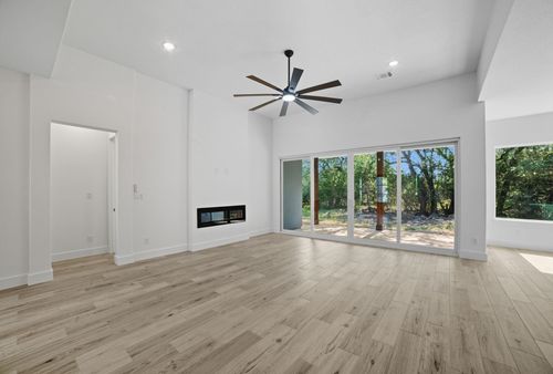 226 Sunday Dr, Burnet, TX, 78611-4546 | Card Image