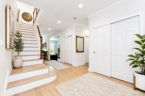 15 Penn St, Long Beach, NY, 11561-4003 | Card Image