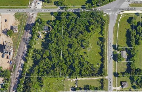 648 E Pleasant Run Rd, Lancaster, TX, 75146-1734 | Card Image