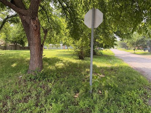 509 E Chickasaw St, Wynnewood, OK, 73098-4813 | Card Image