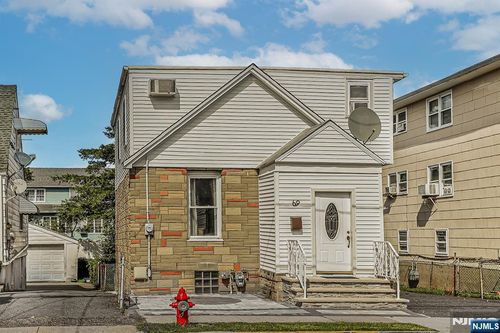 69 Chestnut St, Lodi, NJ, 07644-2105 | Card Image