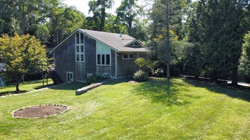 3 Nonquitt Ave, Dartmouth, MA, 02748-5024 | Card Image