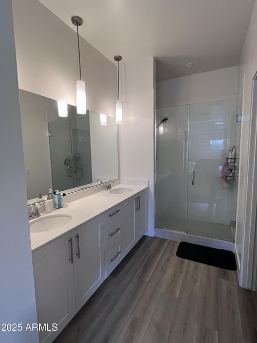 4013-7300 E Earll Dr, Scottsdale, AZ, 85251-7265 | Card Image