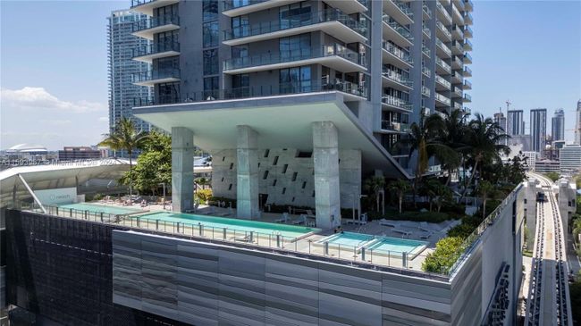 2604 - 68 Se 6th St, Condo with 3 bedrooms, 3 bathrooms and null parking in Miami FL | Image 40