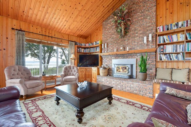 8816 E Bay Highway, House other with 6 bedrooms, 3 bathrooms and null parking in Middle Cape NS | Image 34