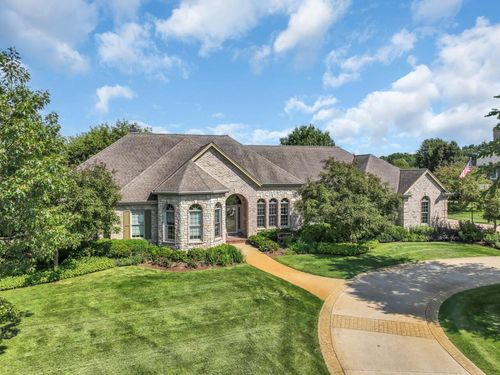 386 Steeple Pointe Circle, Delafield, WI, 53018 | Card Image