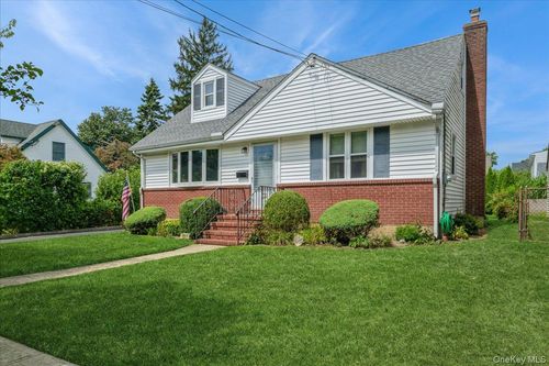 107 Atlantic Ave, New Hyde Park, NY, 11040-5047 | Card Image