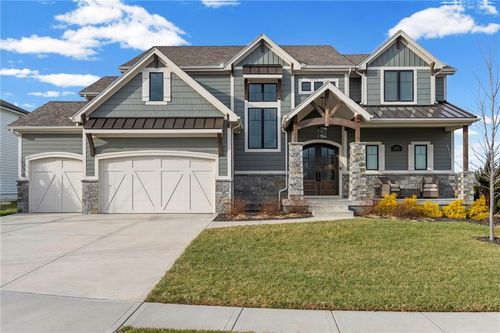 16704 Earnshaw St, Overland Park, KS, 66221-7128 | Card Image
