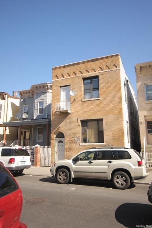 37-21 103rd St, Corona, NY, 11368-1952 | Card Image