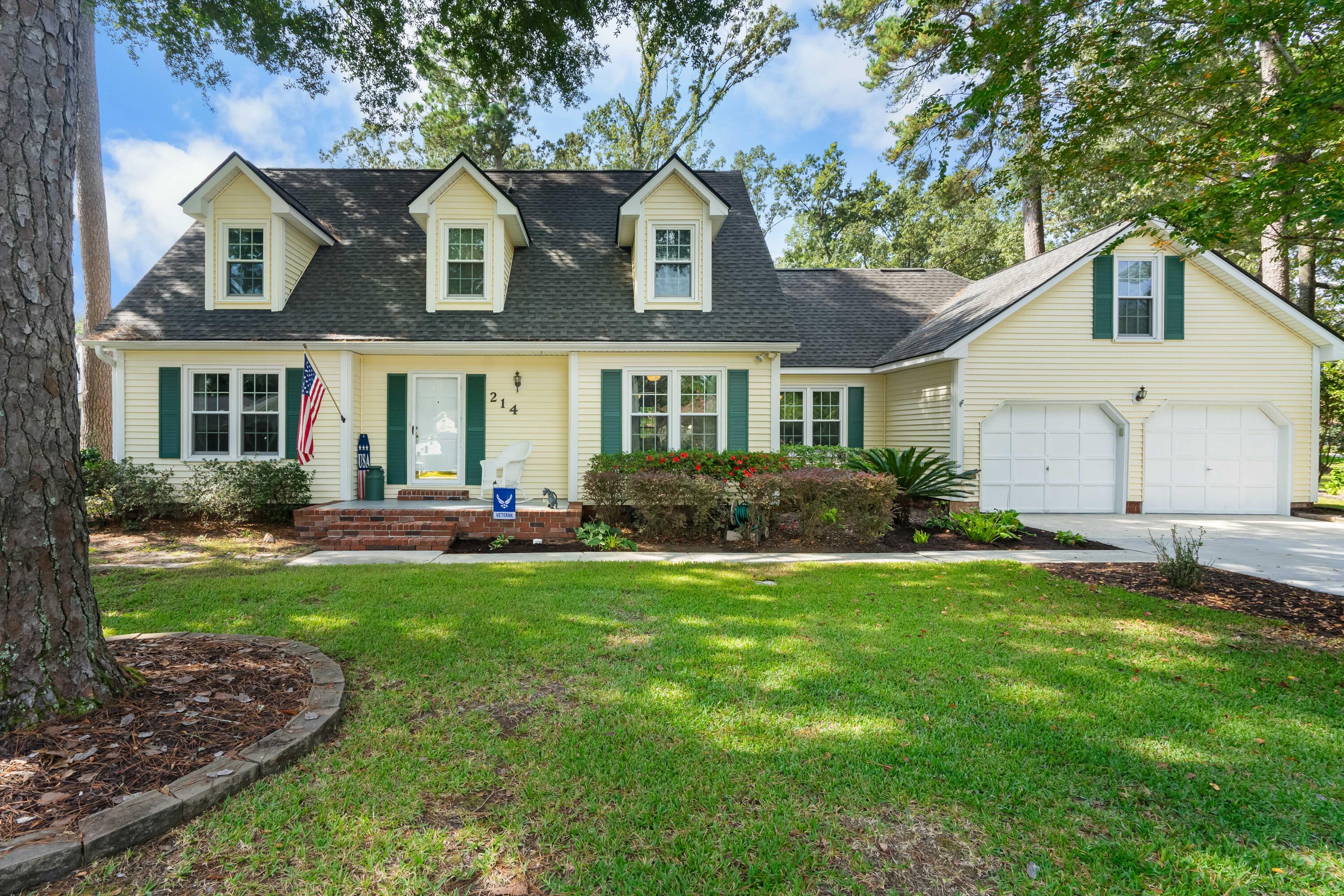 Sweetbriar Rd, Summerville, SC 29485
