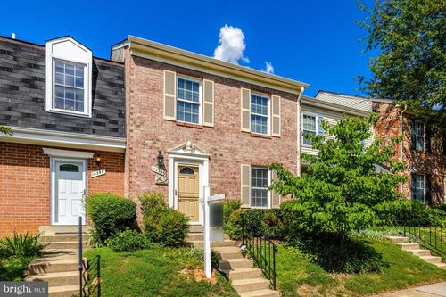 10346 Granite Creek Ln, OAKTON, VA, 22124-2766 | Card Image