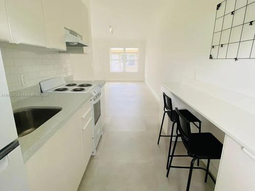 apt-2-2001 Ne 167th St, North Miami Beach, FL, 33162-3269 | Card Image