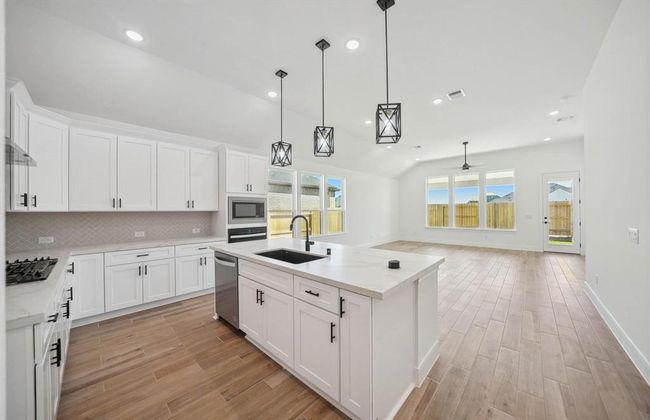 6123 Lush Passture Ln, House other with 4 bedrooms, 3 bathrooms and 2 parking in Manvel TX | Image 10