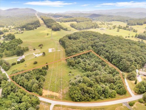 8380 Arabian Ln, Catawba, VA, 24070-3024 | Card Image